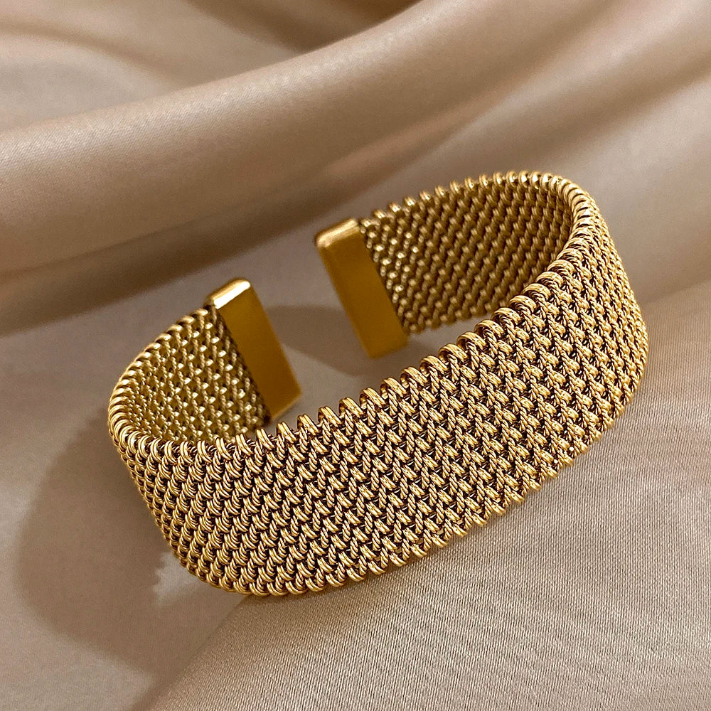 THE  VELORIA CUFF