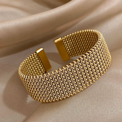 THE  VELORIA CUFF