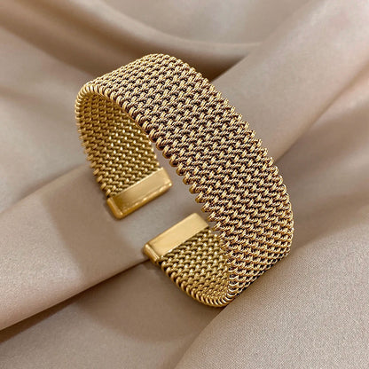 THE  VELORIA CUFF